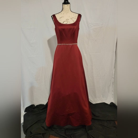 Bella Formal by Venus Dresses & Skirts - NWT- Elegant Burgundy Evening Gown